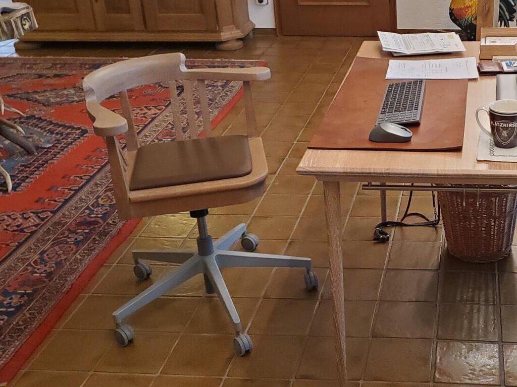 Eckstuhl, Ausführung mit Bürostuhl Untergestell